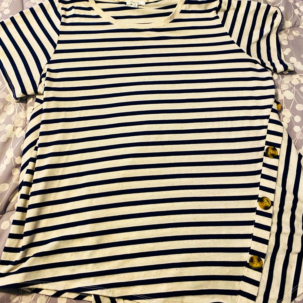 🌻 89th & Madison Summer shirt🌻